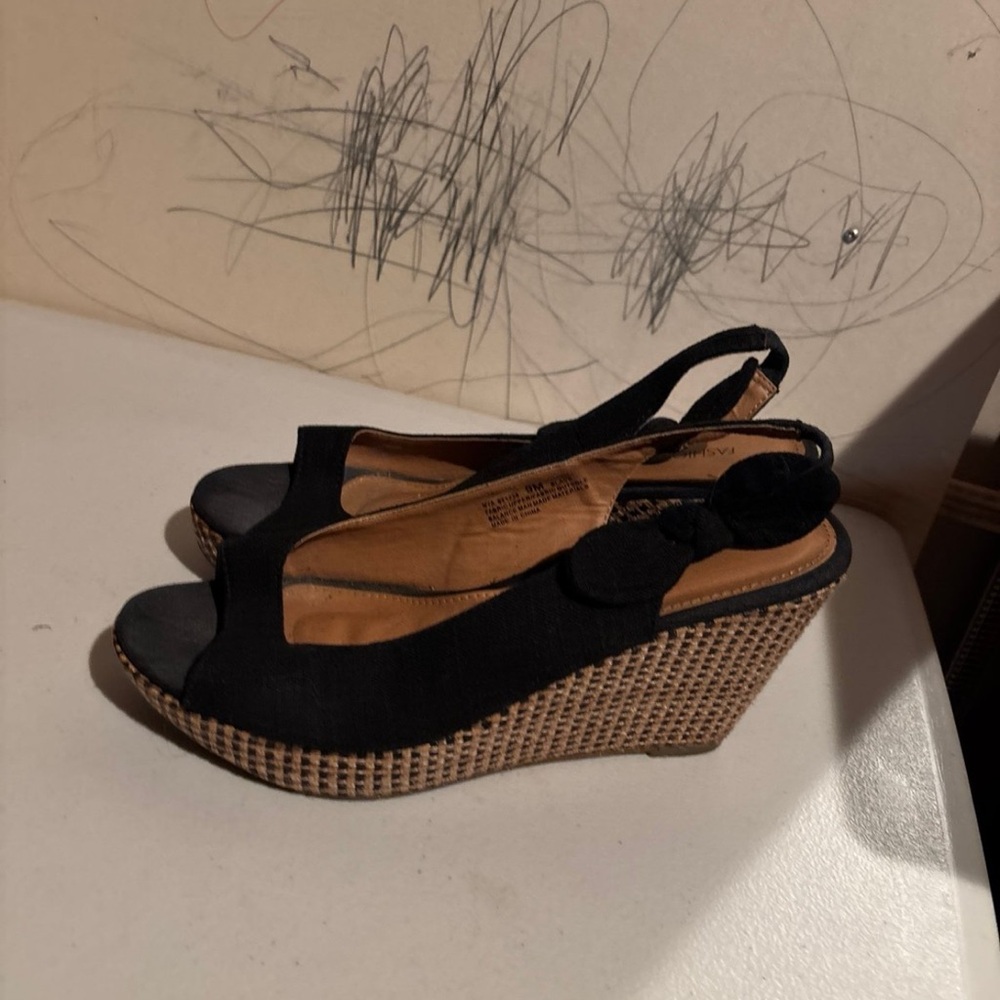 Fashion Bug Black and Tan Wedge Sandals